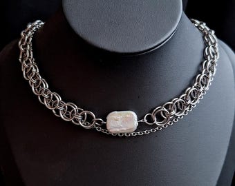 Gargantilla de malla metálica con perla blanca de agua dulce