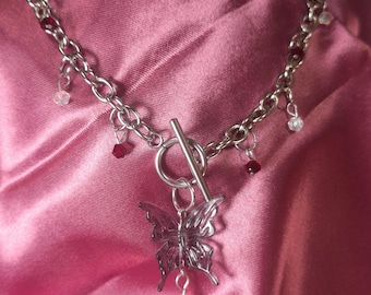 Collar de acero inoxidable con mariposa negra: joyería gótica de vampiro