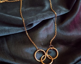 Archesian Amulett: Bryce Quinlan Vergoldete Edelstahl-Halskette. Crescent City Fanartikel. Literatur Schmuck.