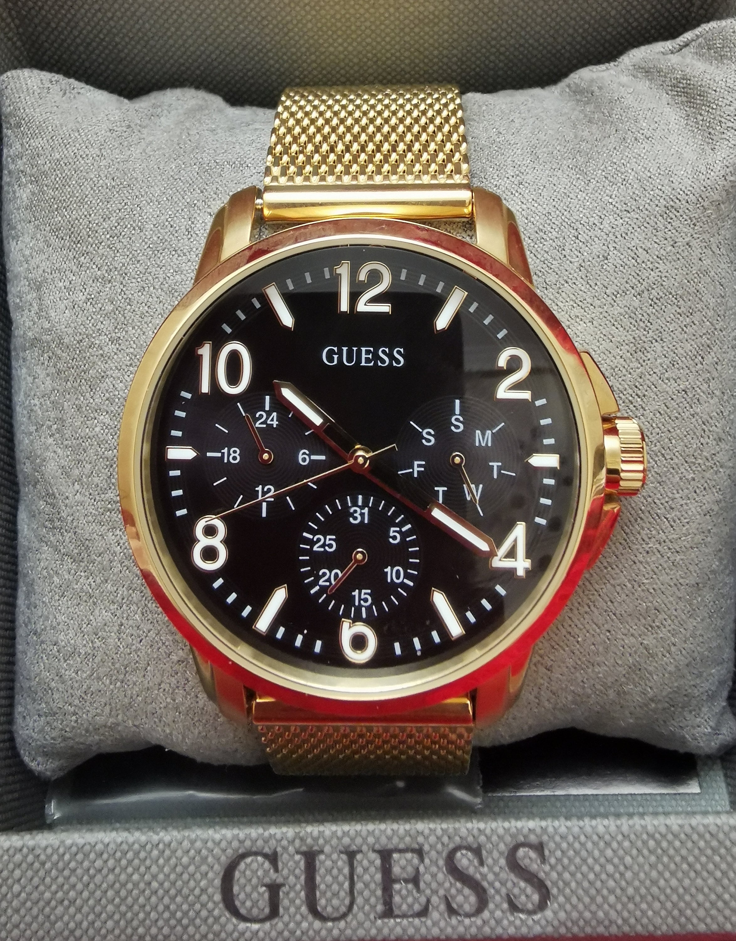 Reloj GUESS Gents Gold VoyageW1040G3 Brazalete de malla Esfera negra En caja Coleccionable Etsy Espana