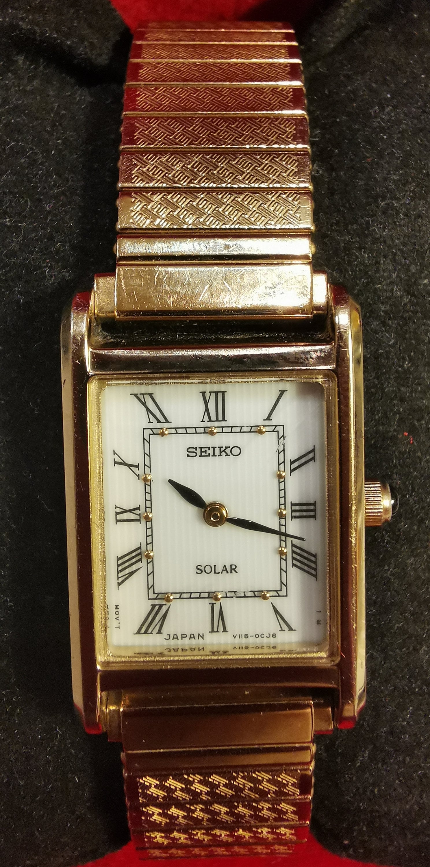 KuSEIKO　SOLAR　ソーラー腕時計　レディース　V115-0BD0 Women's Seiko Solar V115-0BD0 Tank 18mm Gold Tone Quartz