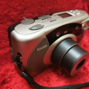 Kodak Advantix F620 APS Camera – 30-60mm Zoom Lens, Point & Shoot Y2K Compact