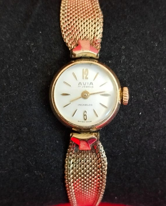 Avia 17 jewels incabloc gold watch hotsell