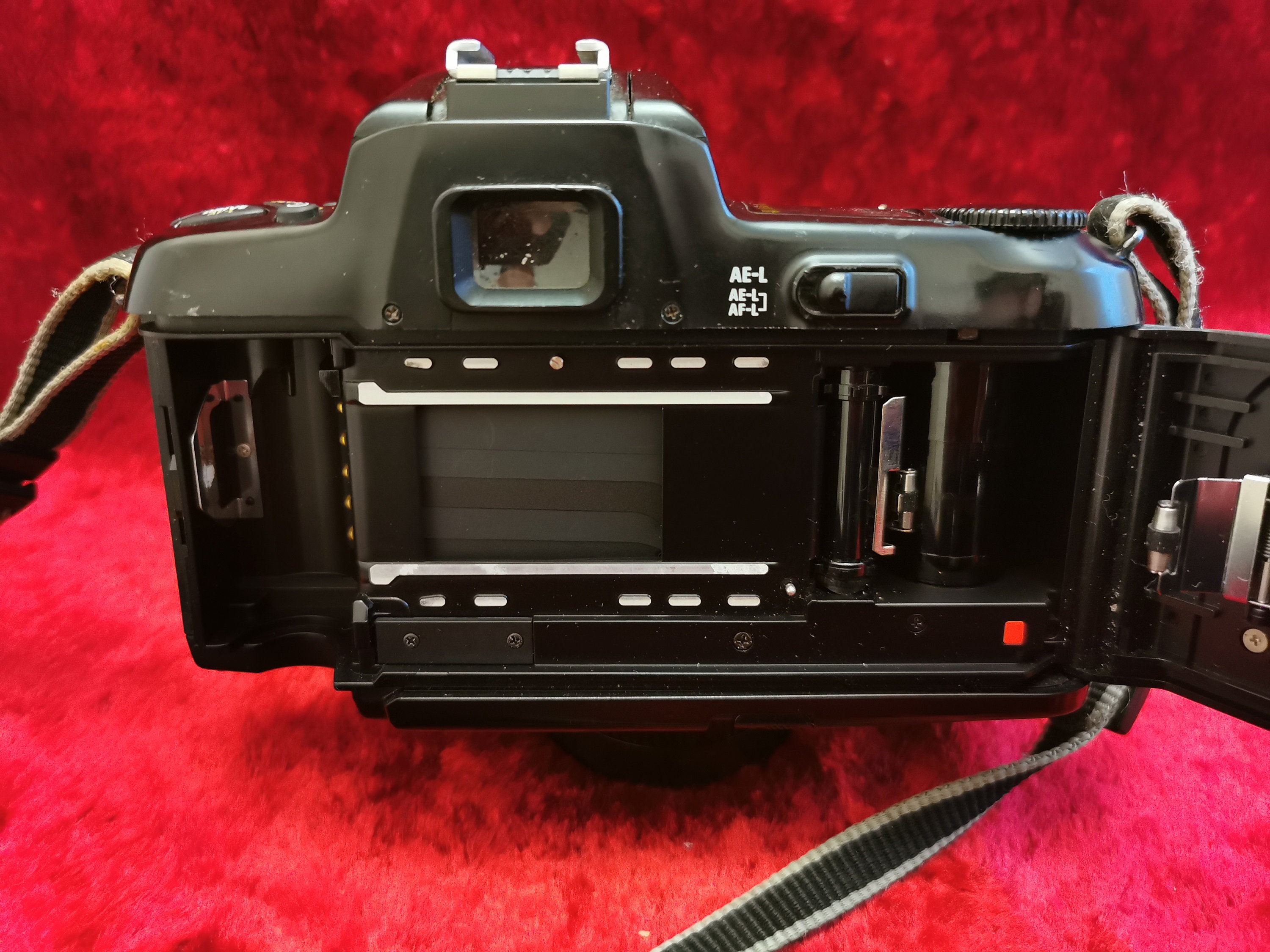 NIKON　AF-601 Nikon F-601 AF Film SLR Camera w/ Tamron 28-70mm Zoom Lens [EXC]