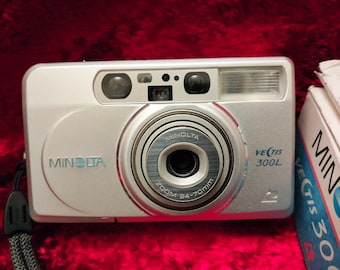 Minolta Vectis 300L APS Film Camera Compact Zoom 24-70mm Y2K Retro Vintage