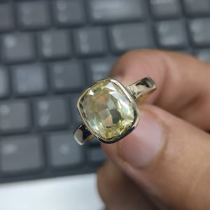 Natürlicher Zertifizierter Gelber Saphir / Pukhraj Panchadhatu Rashi Ratan Astrologische Zwecke Ring Handgemachter Ring für Mann & Frau, Geschenk für sie