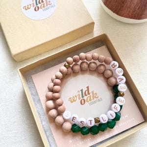 Conjunto de pulseras «La mejor vida de todas», pulseras de jade verde esmeralda y palo de rosa con caja de regalo, regalos JW, joyería JW, regalo de bautizo JW, pulsera JW