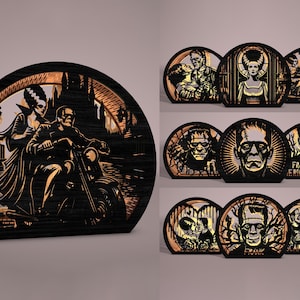 Puede incluir: Decoraciones de Halloween de madera cortadas con láser que representan personajes clásicos de películas de monstruos. La pieza principal muestra a Frankenstein y su novia en una motocicleta. Otros diseños incluyen retratos del monstruo y otros personajes, con las palabras "Frank" y "Scary & Bright".