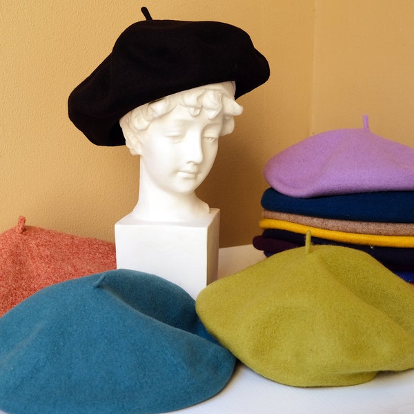Large brim beret hat,Slouchy oversized beret,Vintage beret for women/men,Comfortable large size beret,Winter wool beret,Black  beret decor