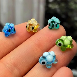 手作りの小さな亀の置物、小さなランプワークガラスの亀の置物、ミニチュアの海の生き物のコレクション、小さなガラスの亀、手作りのミニ亀