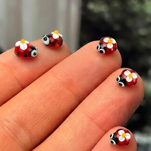 Tiny Glass Ladybug, Handmade Lampwork Flower Art, Good Luck Figurine for Plant Pot and Garden Decor Gift, Lampwork Ladybug, Glass Ladybird