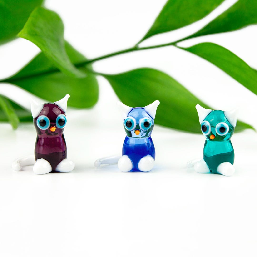 Tiny Glass Cat Figurine, Mini Cat Decor, Handmade Small Kitty Figure ...