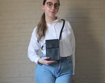Custodia per telefono in vera pelle nera – borsa a tracolla verticale, piccola mini borsa a tracolla per smartphone, minimalista ed elegante