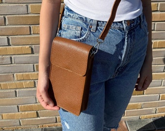 Cognac colored high-quality cowhide cell phone case, elegant crossbody bag with storage space, basic, summer, fashionable, handbag, nappa leather