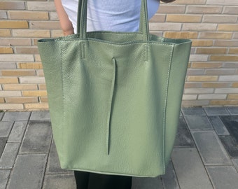 Green elegant shopper made of high-quality and durable nappa leather, green handle bag, weekend bag, weekender, shopping bag, everyday life