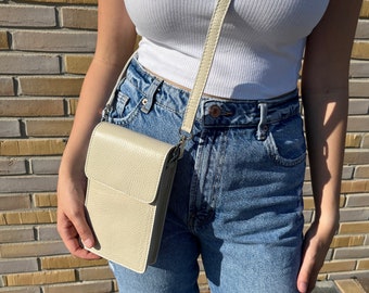 Cream colored high-quality cowhide cell phone case, elegant crossbody bag with storage space, basic, summer, fashionable, handbag, nappa leather