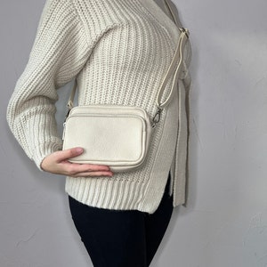 Bolso de mano de piel color crema, elegante, de piel de vacuno de alta calidad, bandolera, bandolera, duradero, básico, con correa para bolso.
