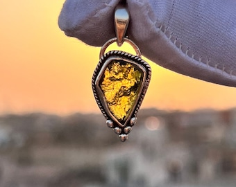 Natural Moldavite stone pendant, Healing Certified Moldavite pendant, 925 silver handmade Pendants, Best Anniversary pendant gifts for her