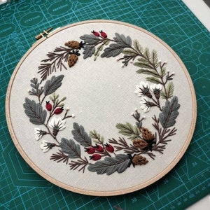 Pdf pattern video tutorial Winter Floral Wreath 25/26 cm 10 inch hand embroidery floral design, for beginners. Digital download image 7