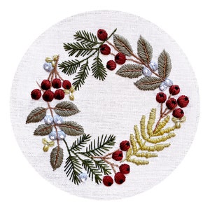 Pdf pattern "Rowan & Blueberry Wreath" 15 cm (6 inch) hand embroidery floral design, for beginners. Digital download, printable template