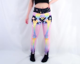 Leggings góticos pastel con esqueleto arcoíris, estilo Harajuku Streetwear.