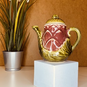 Retro Vintage Novelty Artichoke Collectible Glazed Teapot