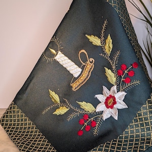 Retro Vintage Christmas Table Runner (Green)