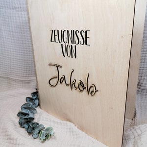 Zeugnismappe / Dokumentenmappe aus Holz, Kindergartenmappe personalisiert, Name in 3D Effekt aus Holz