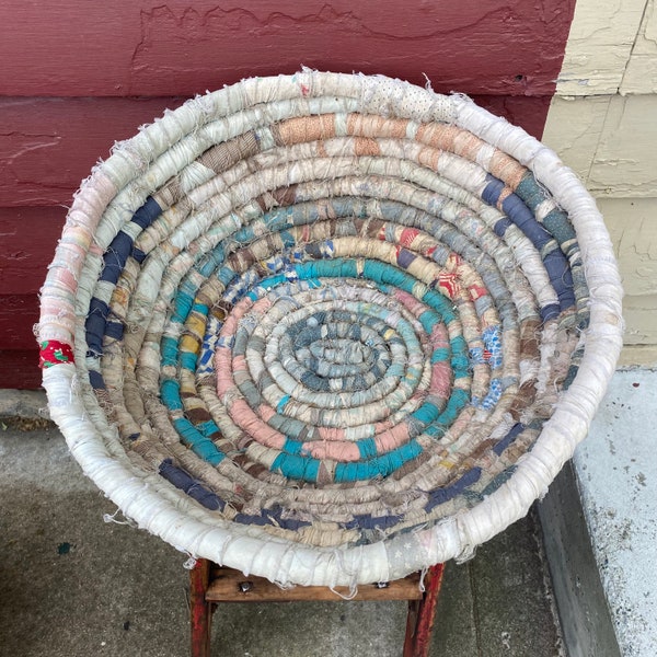 Vintage Rag Rug Basket Bowl Larger 16.5" x 16.5" x 7"