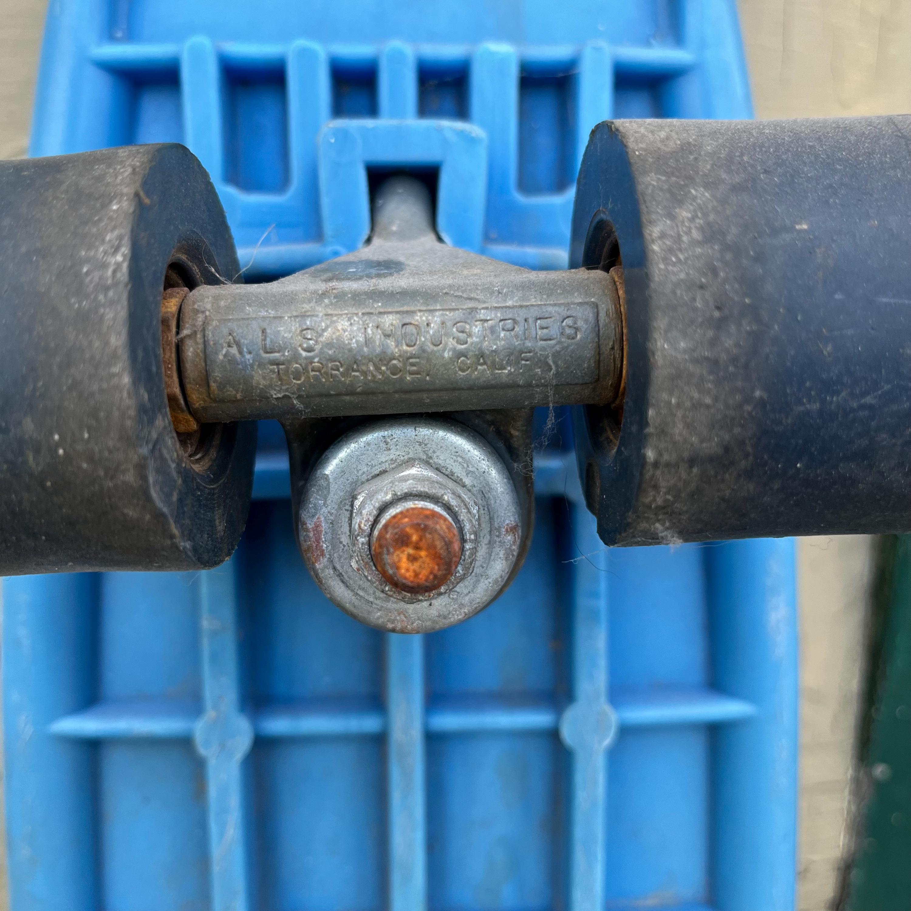 レア　70s Vintageskateboard madein CAL USA RARE VINTAGE 70's GT GRENTEC ALUMINUM METAL SKATEBOARD