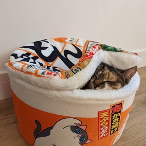 Large heated cat clearance bed