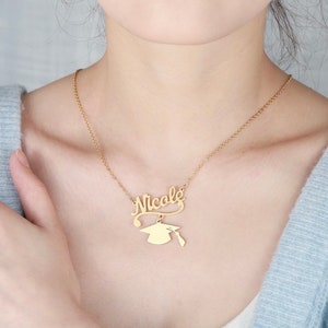 Benutzerdefinierte Bachelor Cap Halskette, personalisierte Abschlusshalskette, Abschlussgeschenk, Abschlussschmuck, Abschlussgeschenk 2023, ihr Abschlussgeschenk