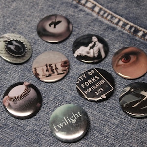 Twilight Button Pins, Twilight Themed Birthday Party, Twilight Party Favors, Twilight Gifts, Backpack Pins, Twilight Merch, Breaking Dawn