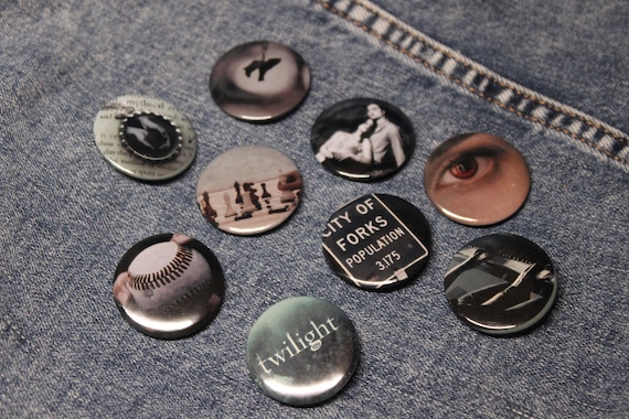 Twilight Button Pins, Twilight Themed Birthday Party, Twilight Party Favors, Twilight Gifts, Backpack Pins, Twilight Merch, Breaking Dawn