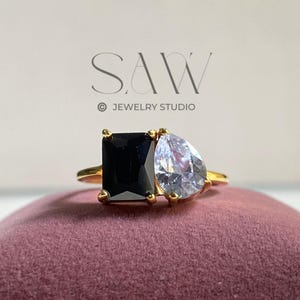 Custom Toi et Moi Gemstone Ring, Emerald And Pear Cut Ring, Black Baguette Birthstone Ring, Anniversary Gift, Mothers Ring, Best Friend Gift