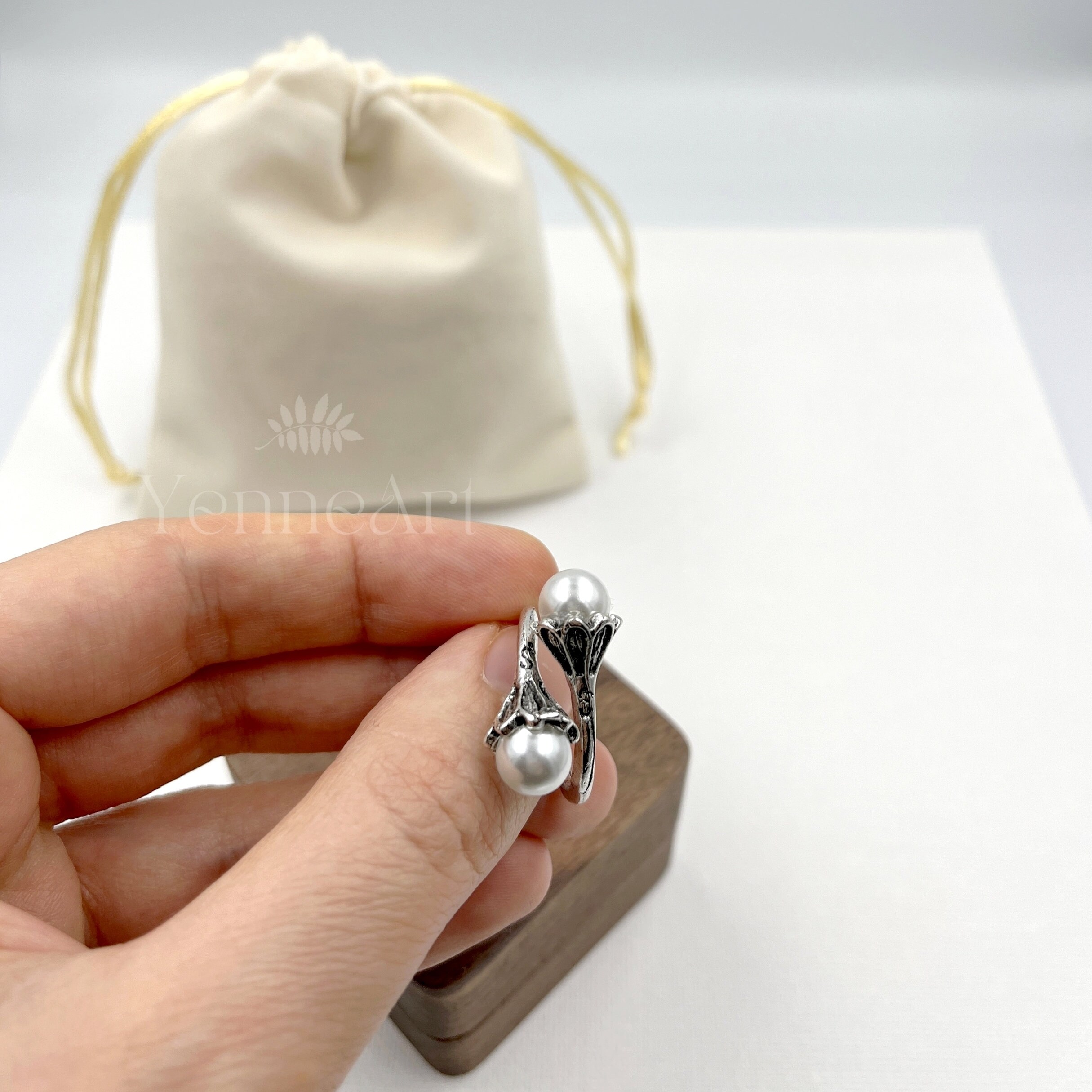 Daenerys' Ring Drop: A Hidden Symbol You Missed In Game Of Thrones - xw4rgk1