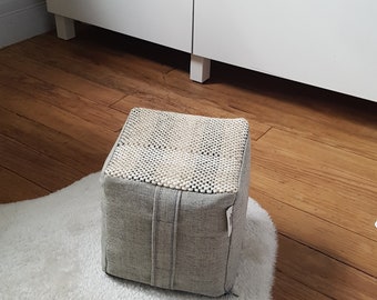 Mini pouf, tissage artisanal. Un siège à la taille d'un enfant mais aussi un cadeau ludique pour changer des coussins