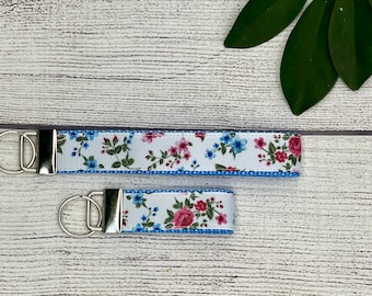 Wildflower Wristlet Keychain: Floral Key Fob, Garden Design