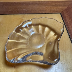 Baccarat Crystal 1917 Shell Vase