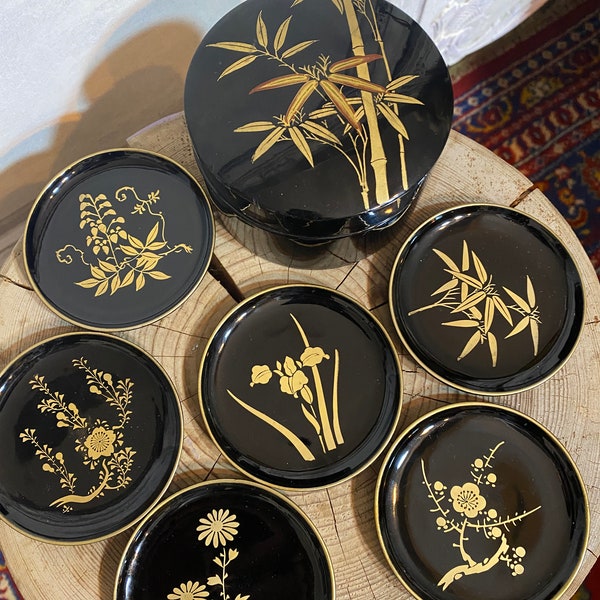 boîte vintage japonaise peinte à la main en or laqué noir avec 6 assiettes