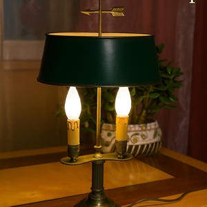Lampada da scrivania antica francese Boulotte – Stile Impero di fine XIX secolo – Paralume in tole verde e ottone