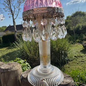Vintage French Crystal Table Lamp with Pink Glass Shade and Prisms - 25 cm Tall - Romantic Shabby Chic Decor - Working Condition