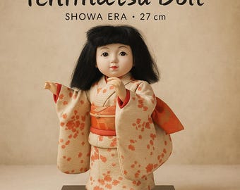 Boneca Japonesa Ichimatsu - Cabeça de Gofun e Olhos de Vidro - Quimono de Seda com Sakura - Era Showa, 27 cm