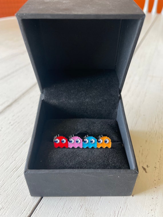 Retro Pac-Man group Enamel Pin