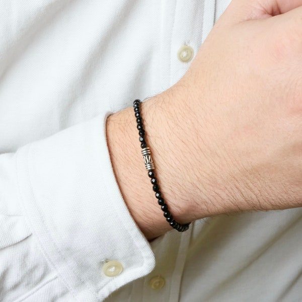 Bracelet BRO noir - Onyx en perles de 4mm, perle centrale en argent 925