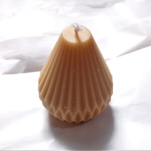 Organic Beeswax Vase-shaped Candle