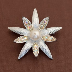 Vintage Elegant Star Pearl Brooch by Emmons - U21