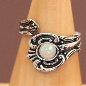 Vintage Art Nouveau Artistic Symbol Pearl Ring Size 11 - U1