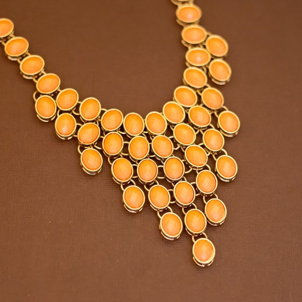 18 inch, Vintage Orange Circle Beads Gold Tone Bib Necklace - U30