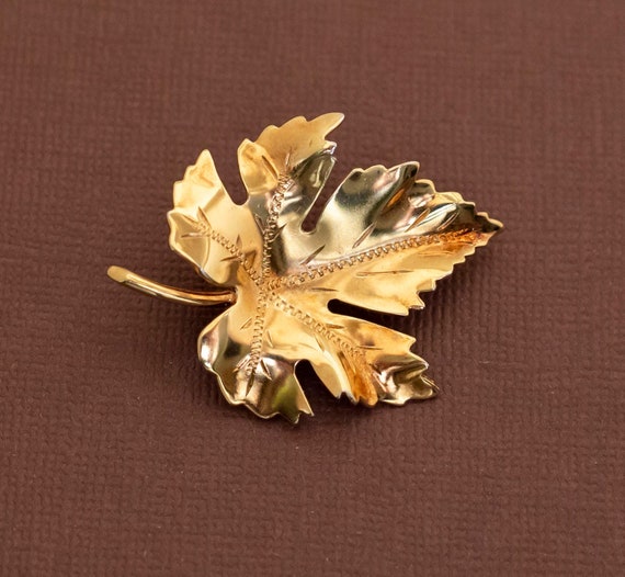 Vintage Art Nouveau Gold Filled Maple Leaf Brooch… - image 1